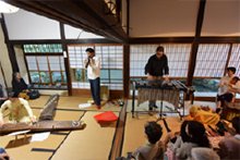 「場所との対話 今の音楽・居間の音楽II」ながらの座・座 2015年11月
